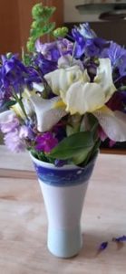 Federnelken, Lilien, Akkelei, Frauenmantel Blumenstrauss aus Lilien, Akelei u.a.